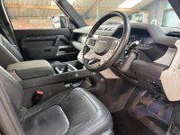 LAND ROVER DEFENDER 110
